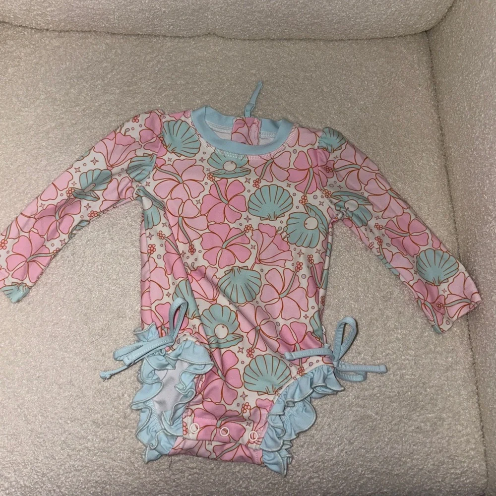 Caden Lane Pink & Light Blue Seashell Floral Rashguard Swimsuit